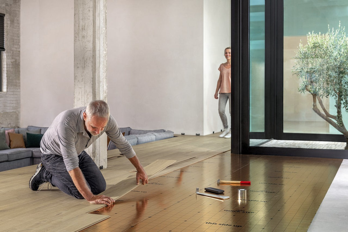 Instalación de un suelo laminado con el kit de instalación Quick-Step