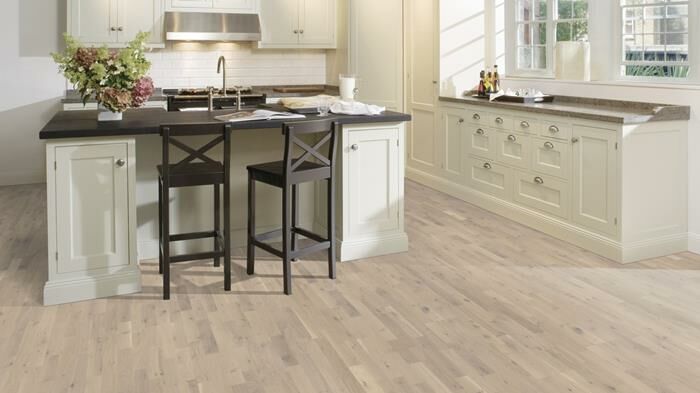 Kährs Beyond Retro Collection - Roble Loft White Strip