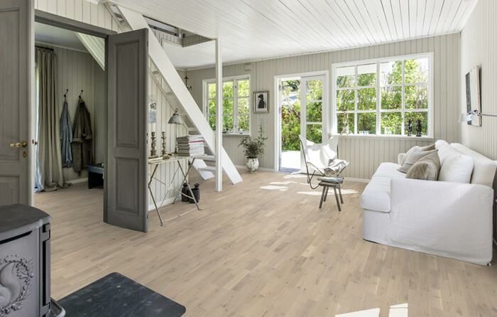 Kährs Beyond Retro Collection - Roble Loft White Strip