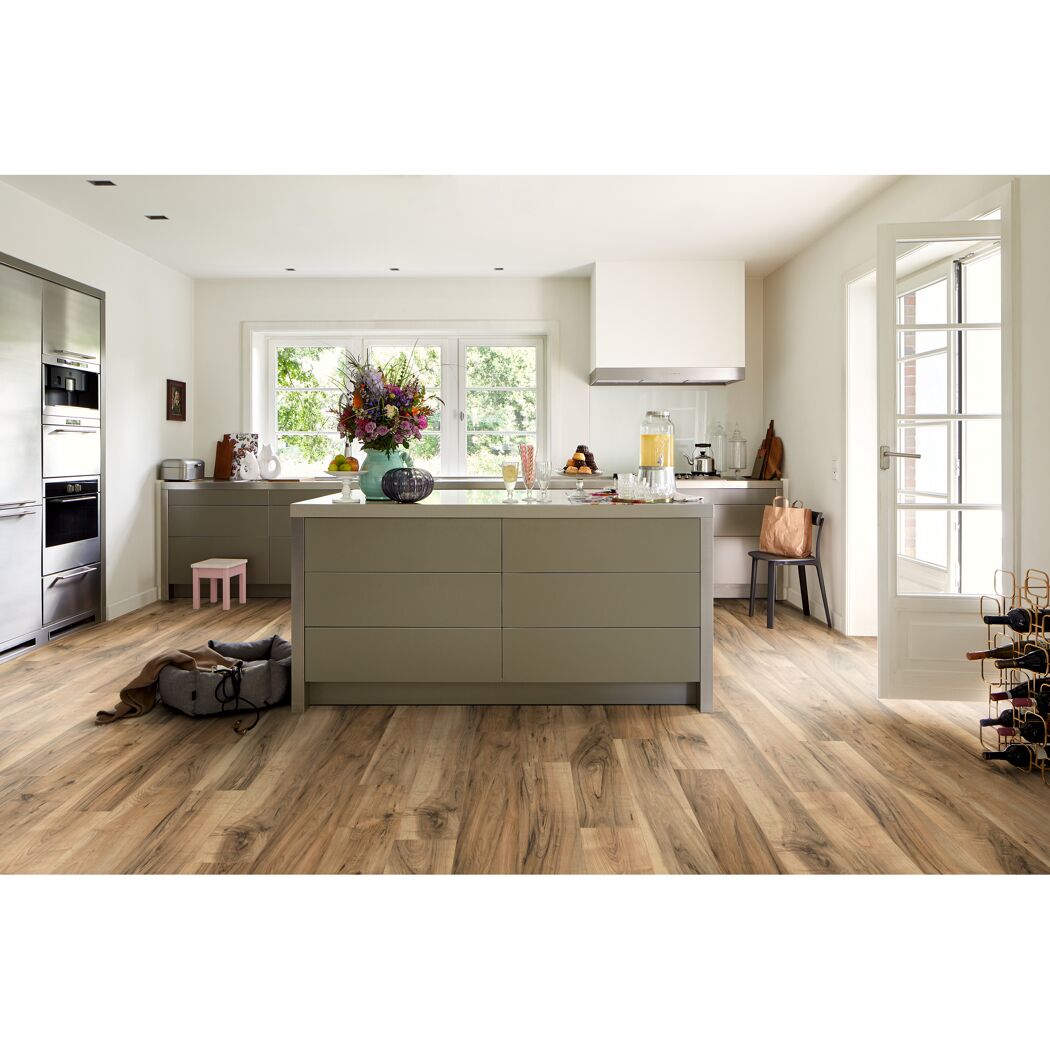 Egger Home Aqua+ AC4/32 8 mm Classic Nogal Perganti Marrón EHL075 - 4V