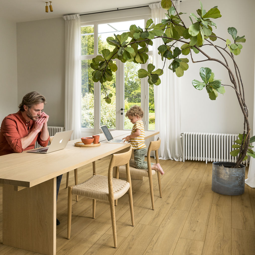 Quick-Step Classic Roble Marrón Miel CLM5792 - ambiente