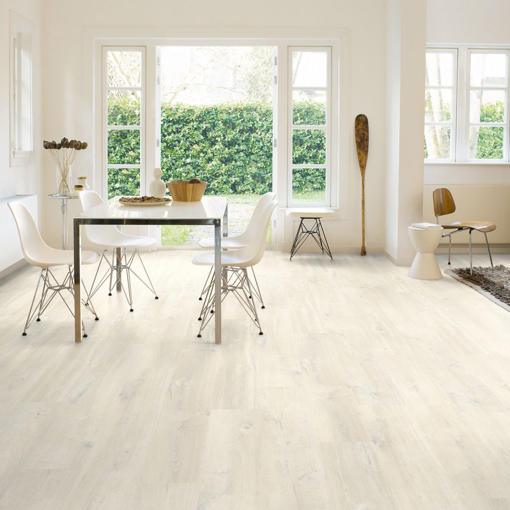 Quick-Step Creo Hydroseal AC4/32 Roble Blanco Charlotte CRH3178 - ambiente