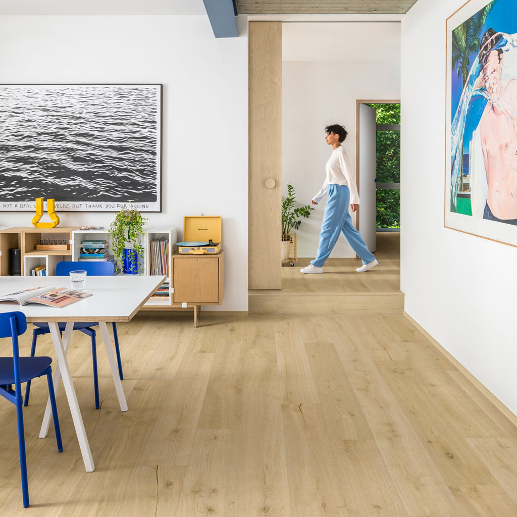 Quick-Step Impressive AC4/32 8 mm Roble Algodón IM8254 - ambiente
