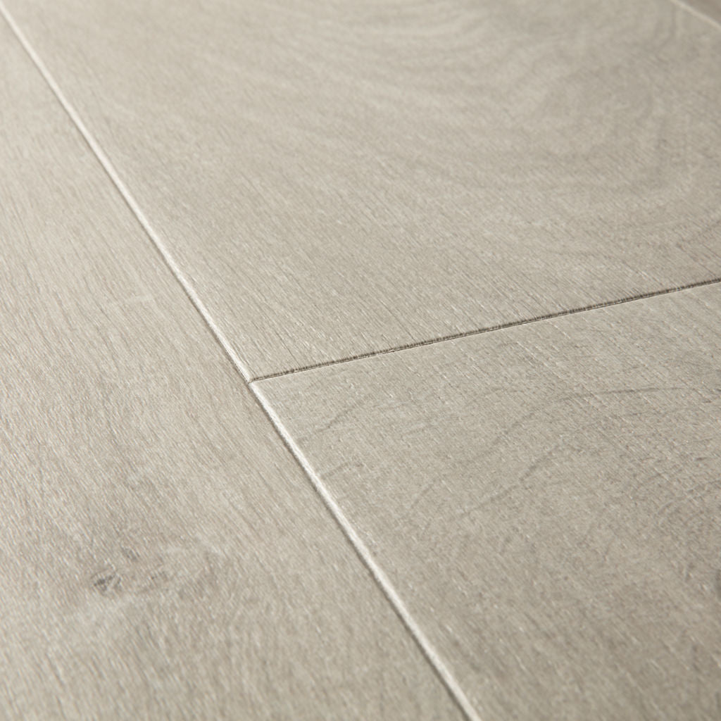 Quick-Step Impressive AC4/32 8 mm Roble Suave Gris IM3558 - detalle de la lama