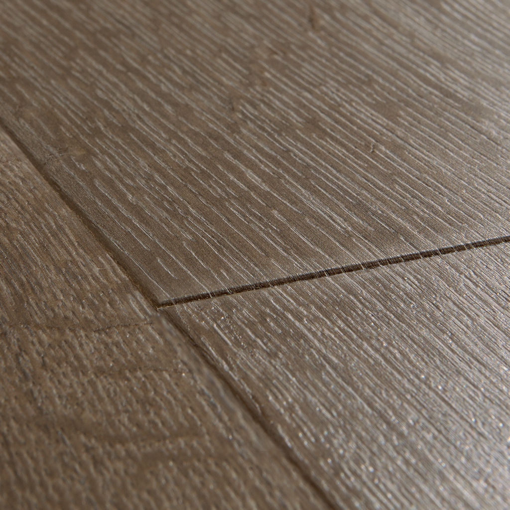 Quick-Step Impressive AC4/32 8 mm Roble Clásico Marrón IM1849 - detalle de la lama