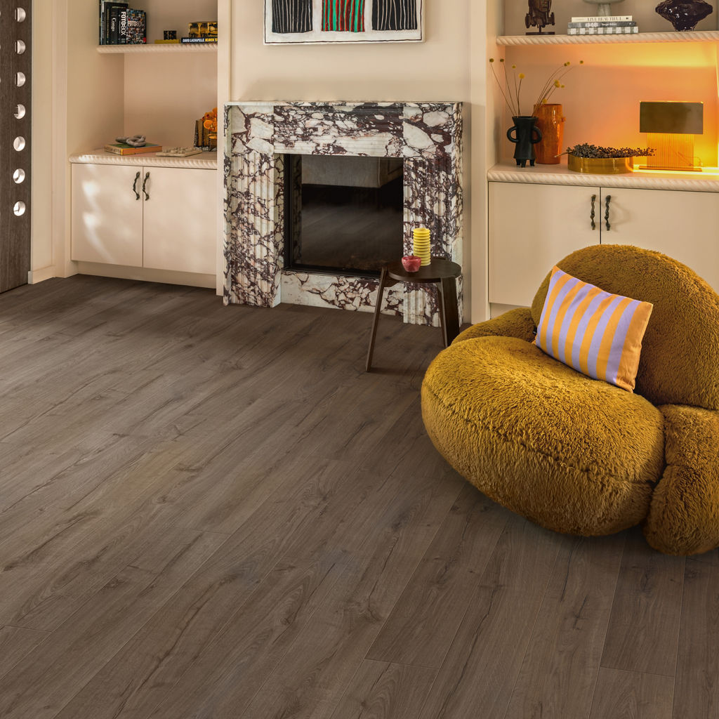 Quick-Step Impressive AC4/32 8 mm Roble Clásico Marrón IM1849 - ambiente