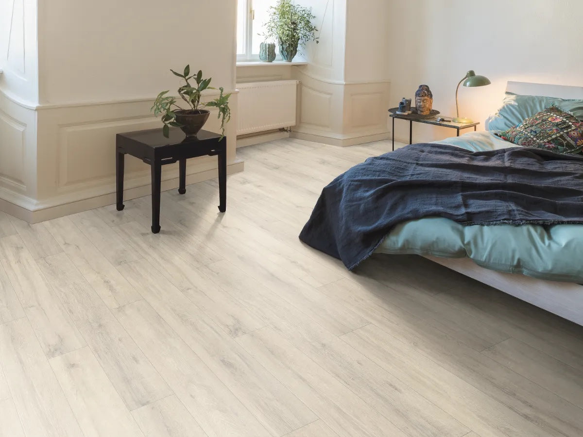 Egger NatureSense AC3/31 7 mm Classic Roble Calcáreo EL1062 - ambiente