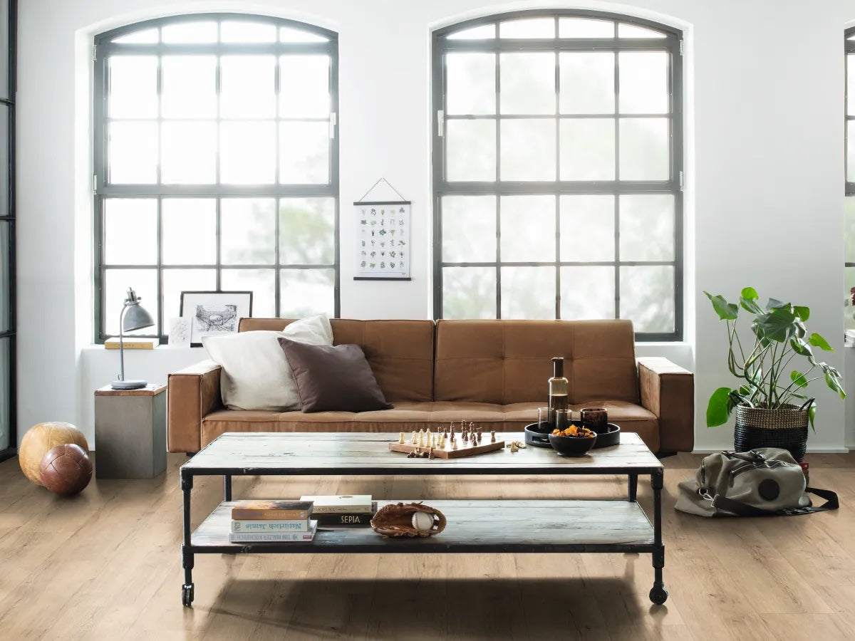 Egger NatureSense AC4/32 8 mm Large Roble Carlin Arena EL2141 - ambiente
