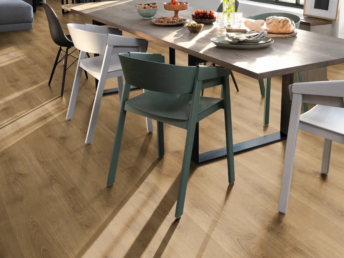 Egger NatureSense AC3/31 7 mm Classic Roble Norte Natural EL2970 - ambiente