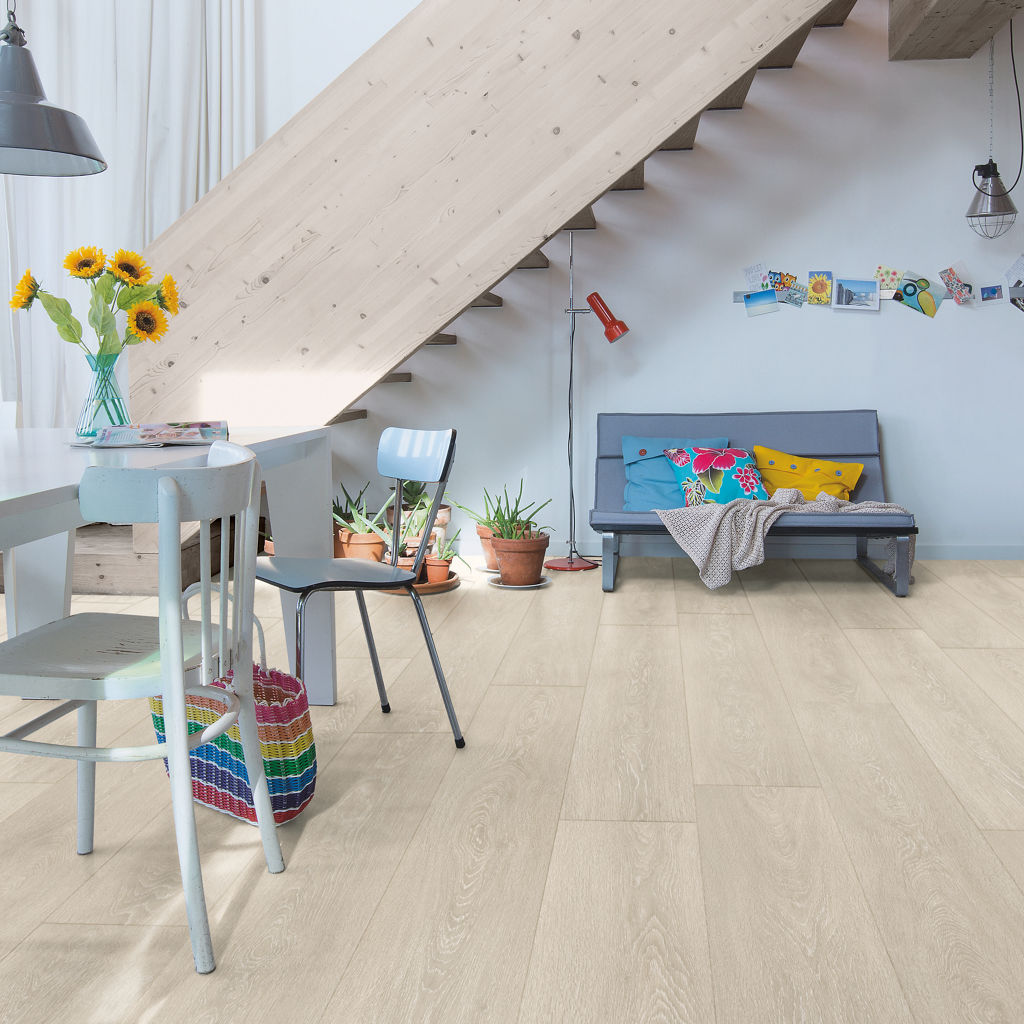 Quick-Step Majestic AC4/32 9,5 mm Roble Valle Beige Claro MJ3554 - ambiente