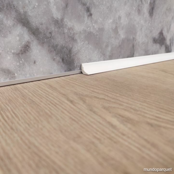 Junquillo de PVC Media Luna - 2200 x 15 x 15 mm