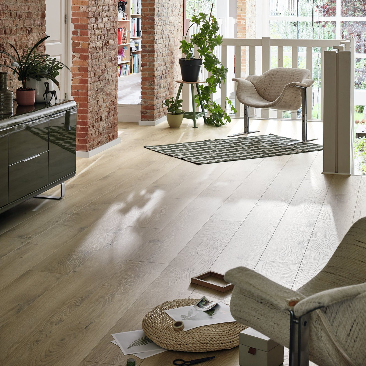 Ambiente decorado con el suelo laminado MeisterDesign LL 250 Roble Castillo Puro