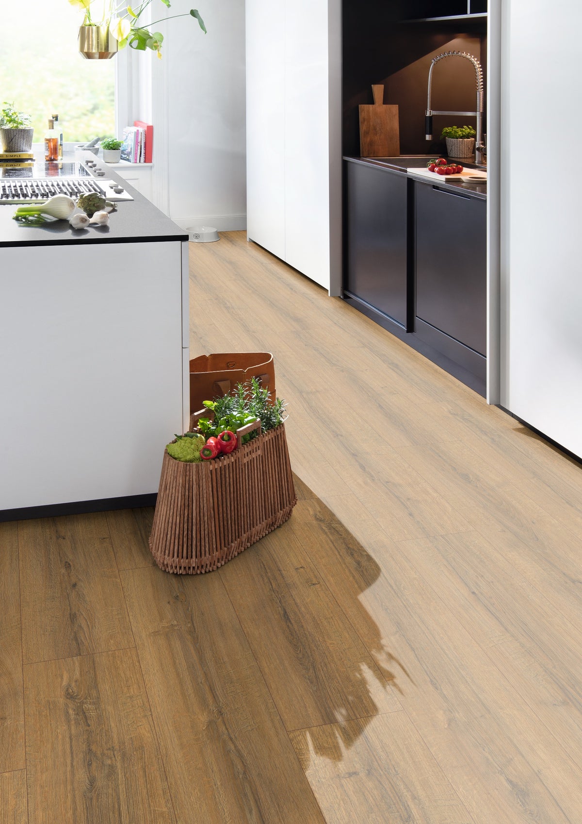 Egger NatureSense Aqua+ AC5/33 8 mm Large Roble Sherman Coñac EL2402 - 4V