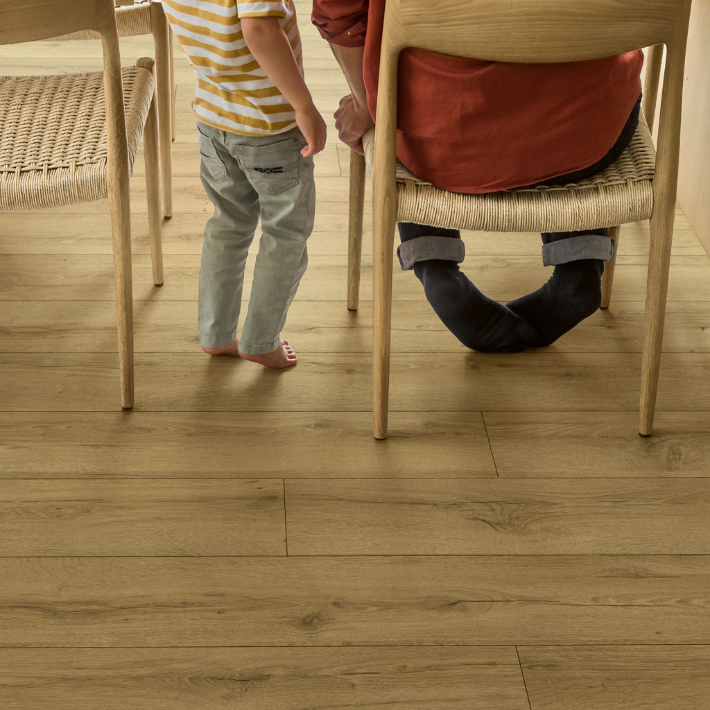 Quick-Step Classic Roble Marrón Miel CLM5792 - ambiente