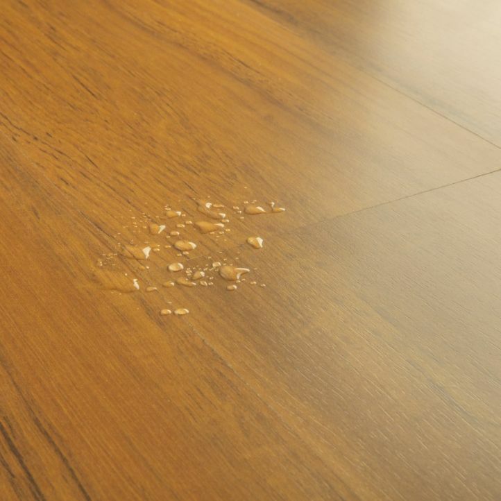 Quick-Step Classic Teca Marrón Medio CLM5803