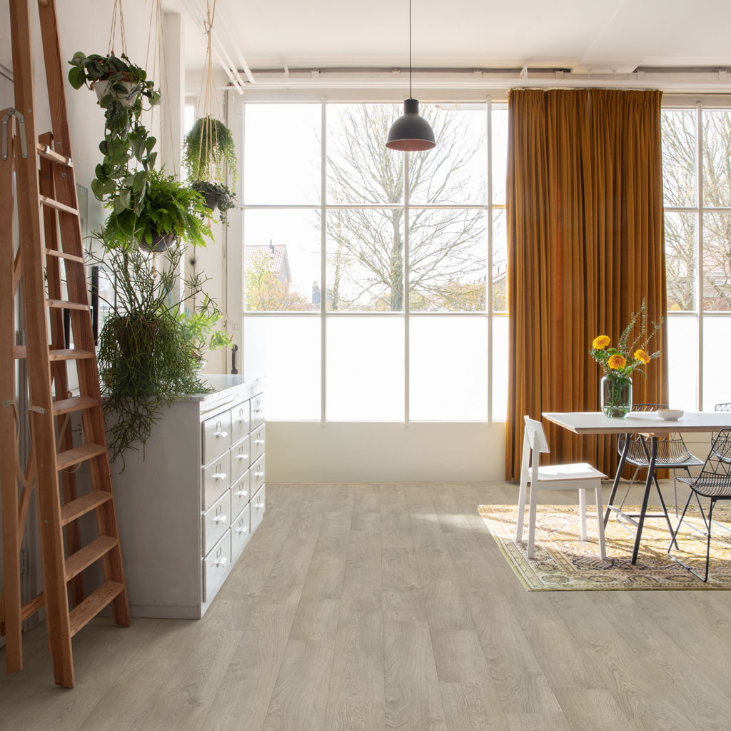Quick-Step Classic Roble Viejo Gris Claro CLM1405 - ambiente