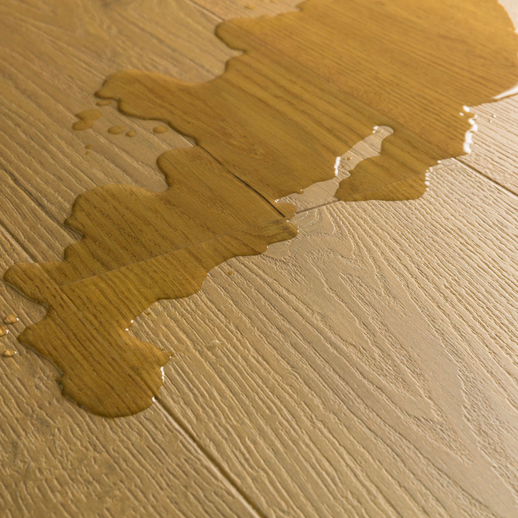 Quick-Step Impressive AC4/32 8 mm Roble Trufa IM8256 - detalle de la lama