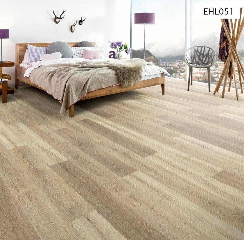 Egger Home AC4/32 8 mm Roble Livingston Claro EHL051