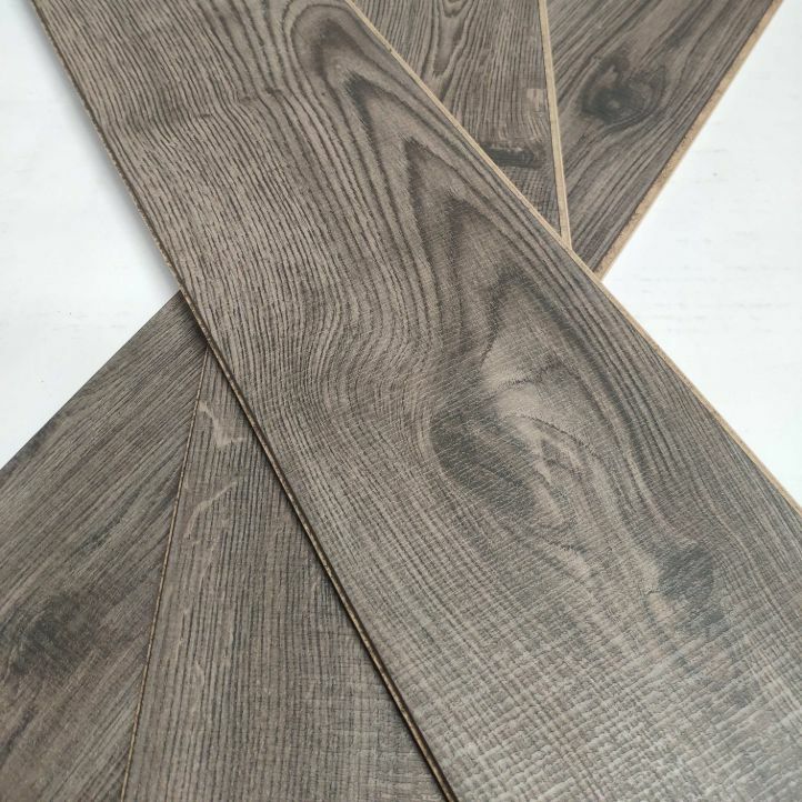 Oferta Últimos 15 m² - Egger Emotion Roble Oxford Gris Marrón EM7182 - AC5 11 mm -