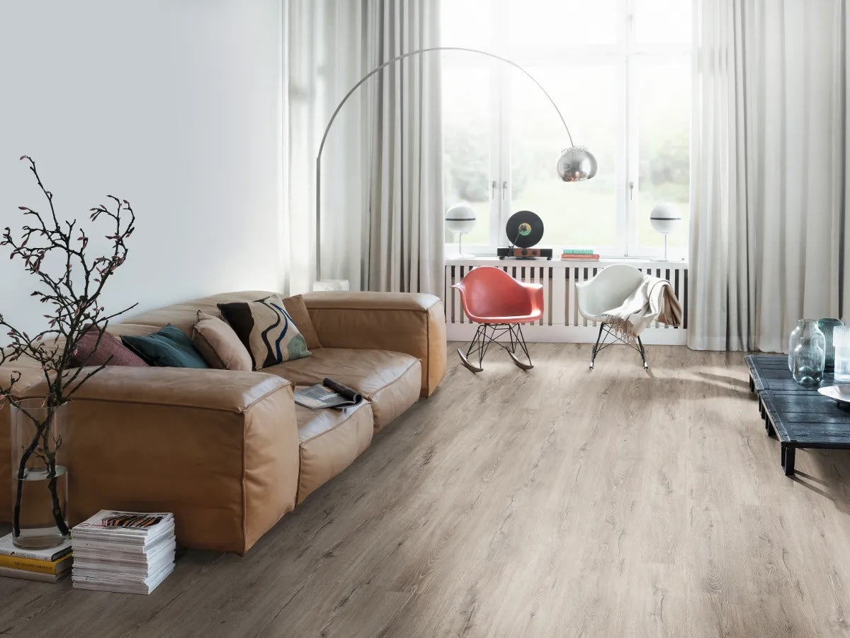 Egger NatureSense AC3/31 7 mm Classic Roble Melba Gris EL2010 - ambiente