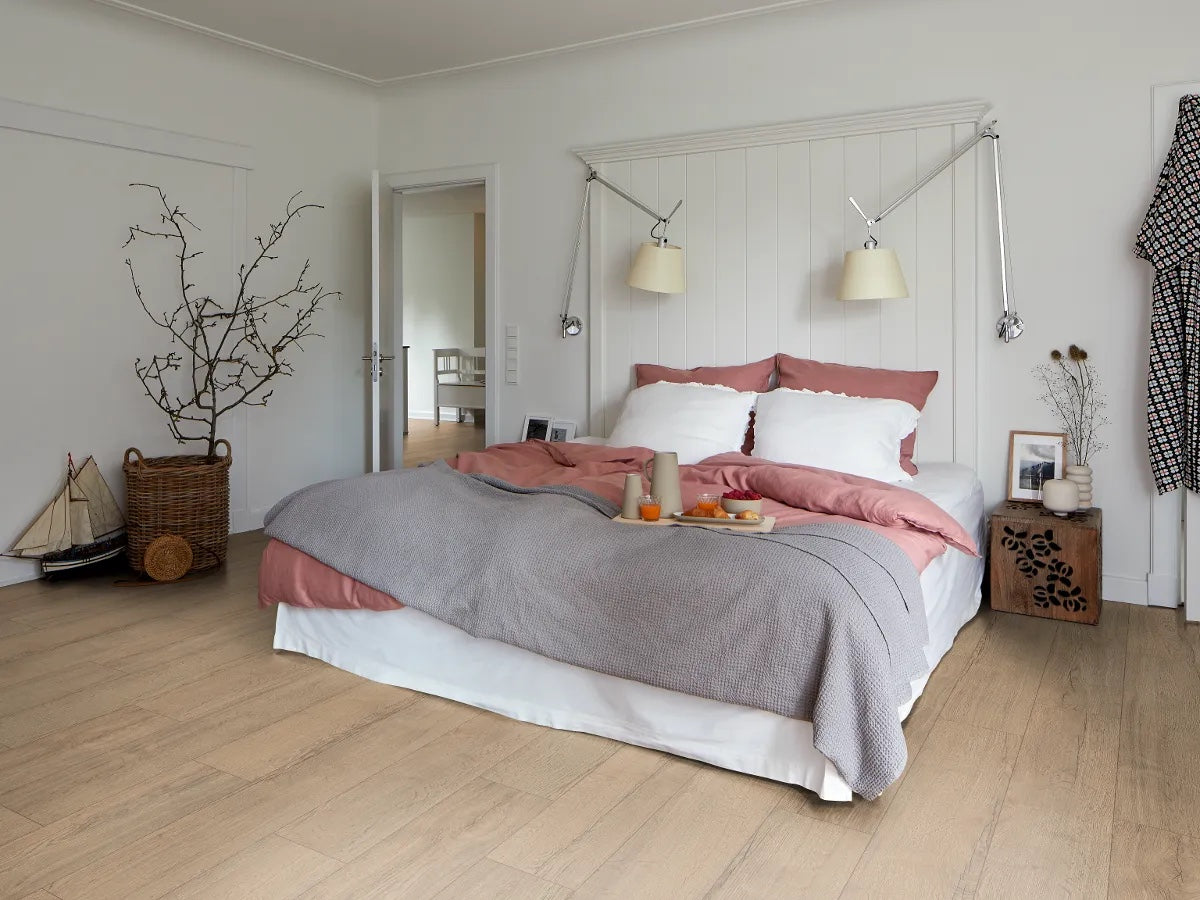 Egger NatureSense AC4/32 8 mm Classic Roble Elva Natural EL2082 - ambiente