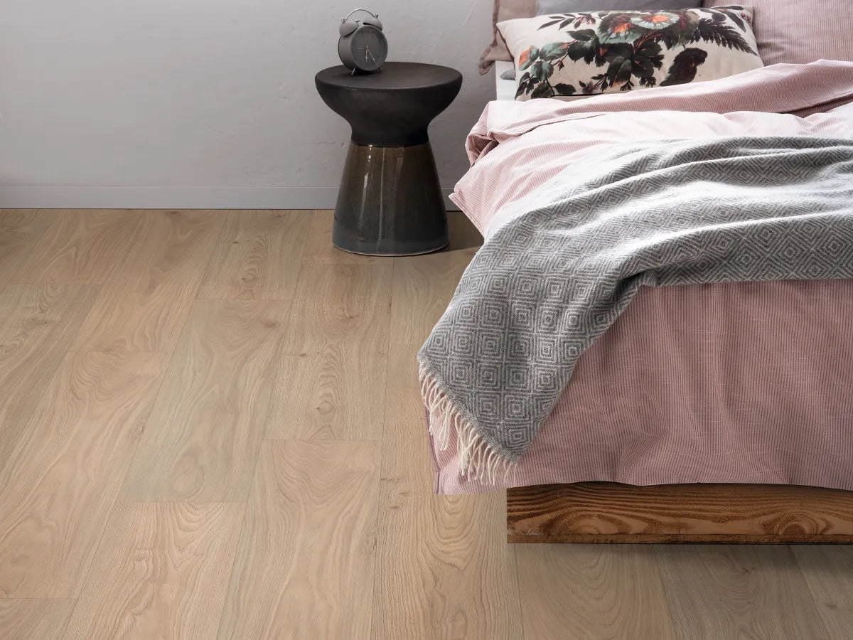 Egger NatureSense AC4/32 8 mm Large Roble Conway Natural EL2091 - ambiente