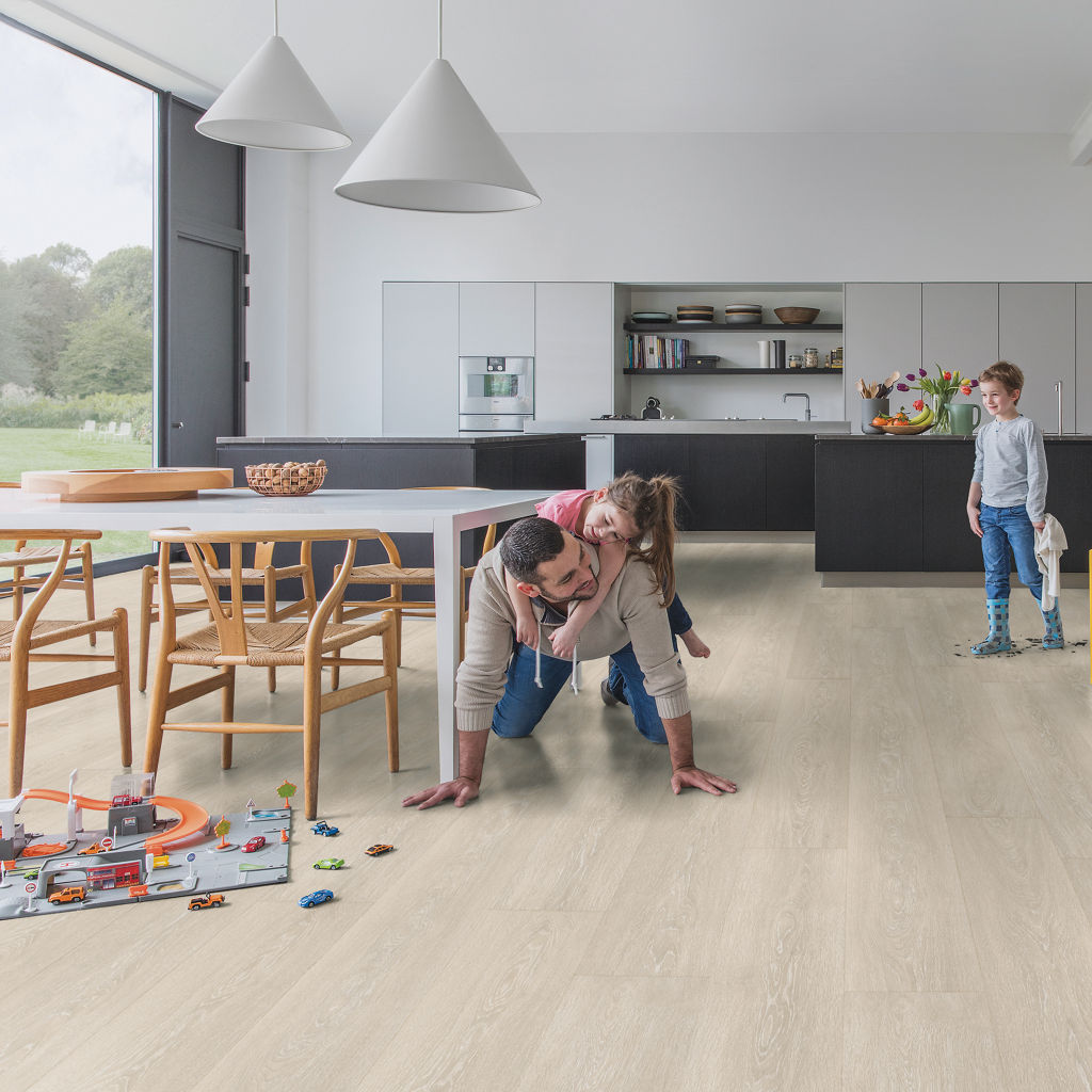 Quick-Step Majestic AC4/32 9,5 mm Roble Valle Beige Claro MJ3554 - ambiente