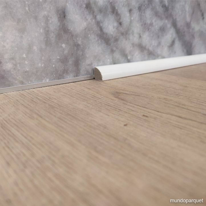 Junquillo de PVC - 2200 x 15 x 15 mm