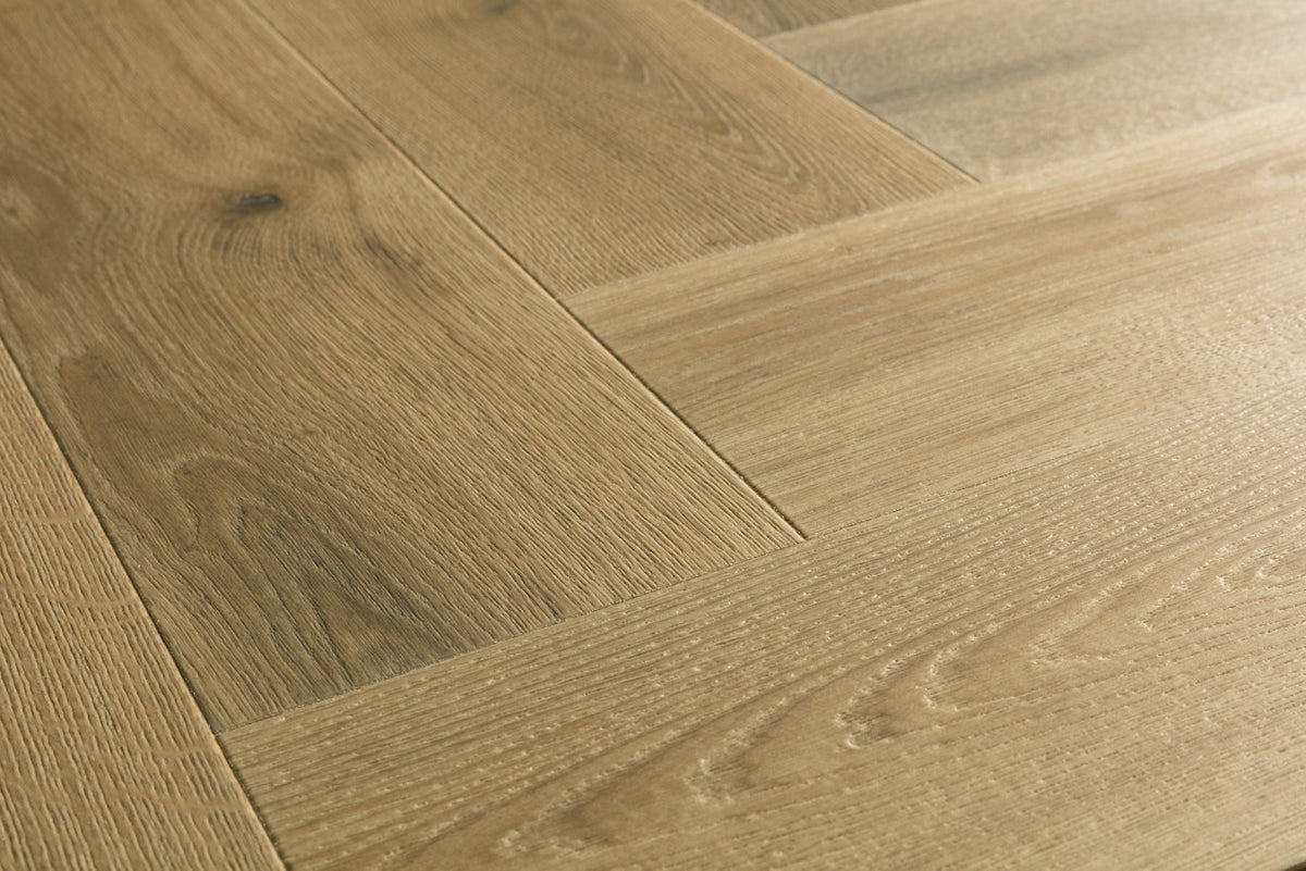 Textura de la superficie del suelo laminado Quick-Step Impressive Design Roble Carbón