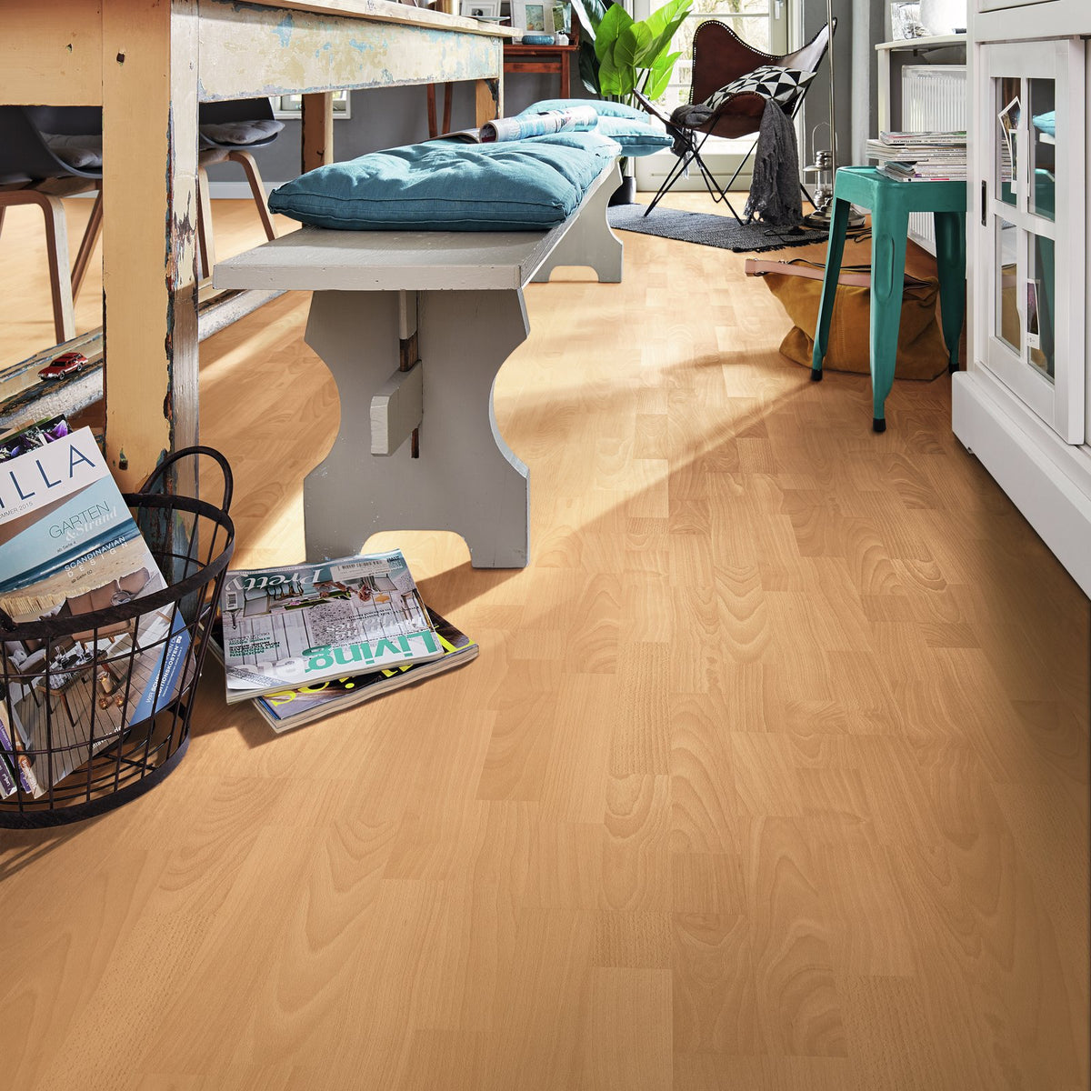 Ambiente decorado con el suelo laminado MeisterDesign LC 150 Haya