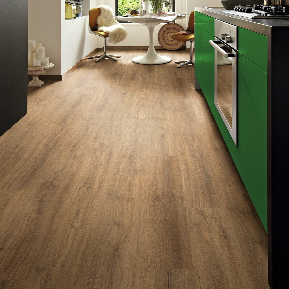 Ambiente decorado con el suelo laminado MeisterDesign LC 150 Roble Muscat