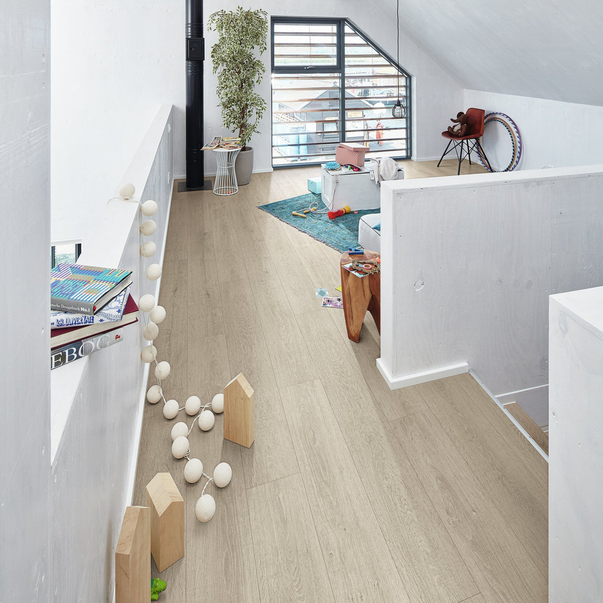 Ambiente decorado con el suelo laminado MeisterDesign LD 150 Roble Decapado Blanco