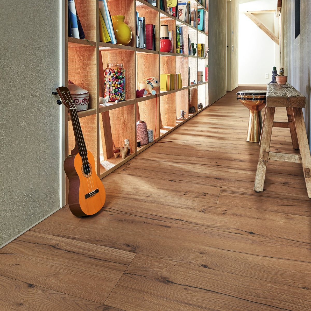 Ambiente decorado con el suelo laminado MeisterDesign LL 150 Roble Rústico Cognac
