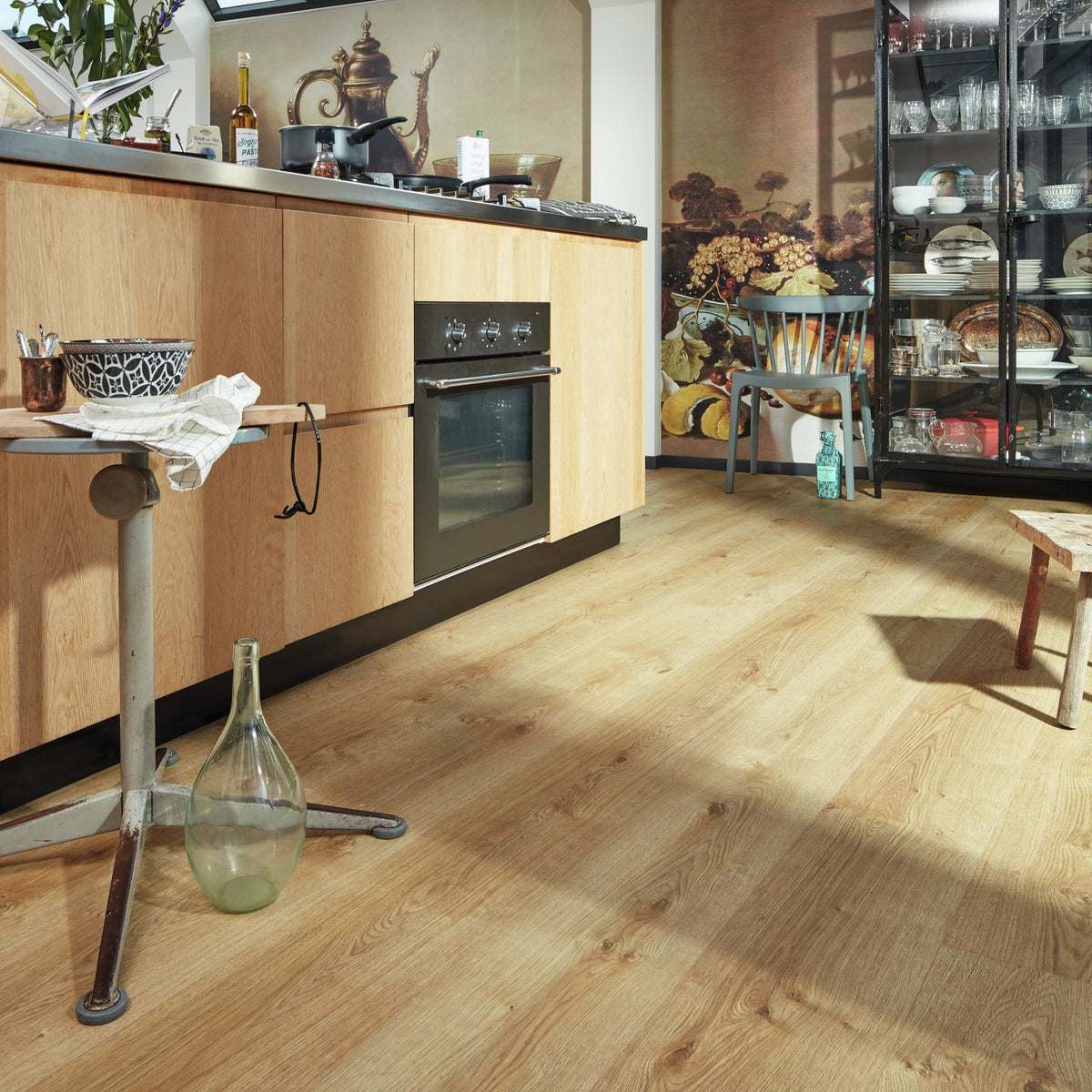 Ambiente decorado con el suelo laminado MeisterDesign LL 250 Roble Campesino Natural