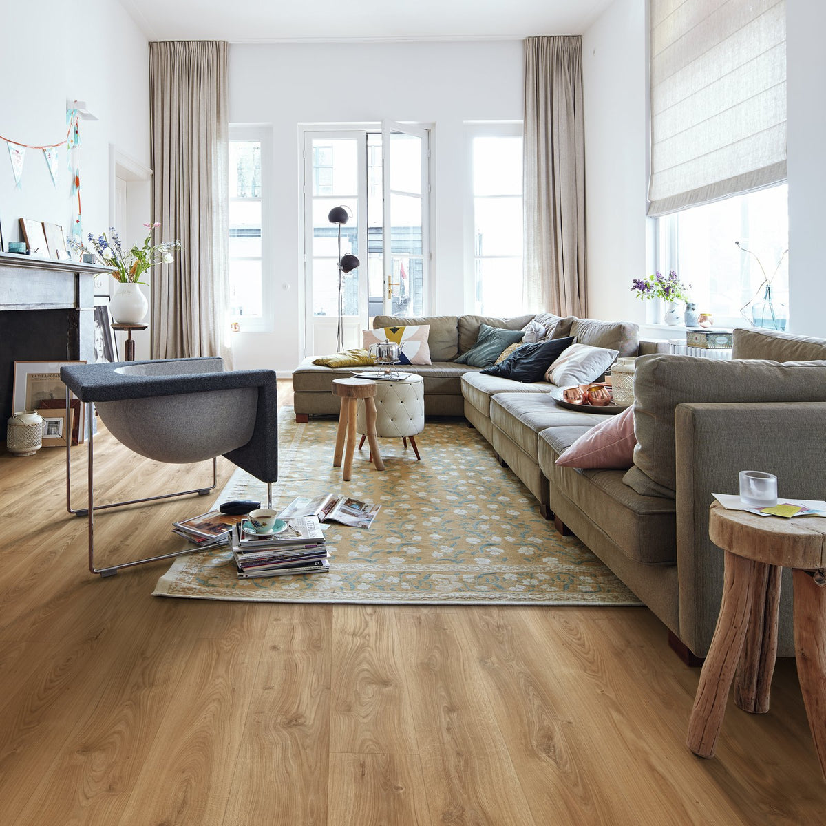 Ambiente decorado con el suelo laminado MeisterDesign LL 250 Roble Castillo Natural
